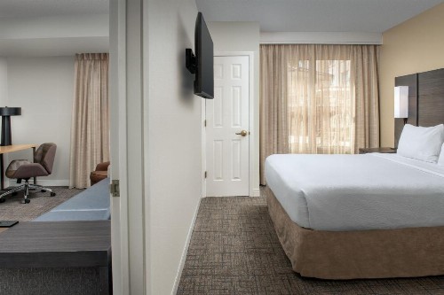 Residence Inn by Marriott Phoenix Airport - image 21