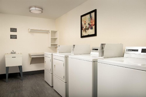 Residence Inn by Marriott Phoenix Airport - image 31