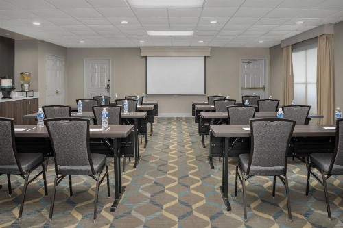 Residence Inn by Marriott Phoenix Airport - image 42