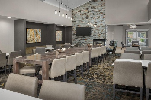 Residence Inn by Marriott Phoenix Airport - image 6