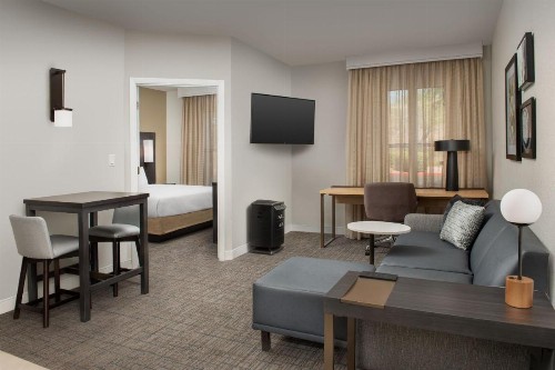 Residence Inn by Marriott Phoenix Airport - image 9