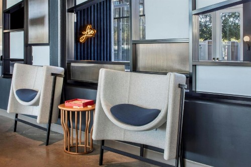 Aloft Phoenix Airport - image 17