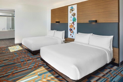 Aloft Phoenix Airport - image 22