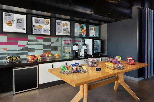 Aloft Phoenix Airport - image 23