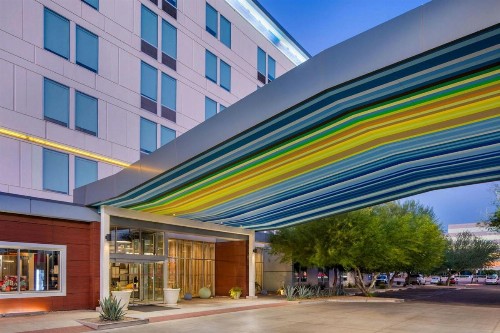 Aloft Phoenix Airport - image 25