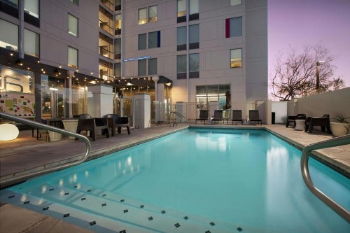 Aloft Phoenix Airport - image 3