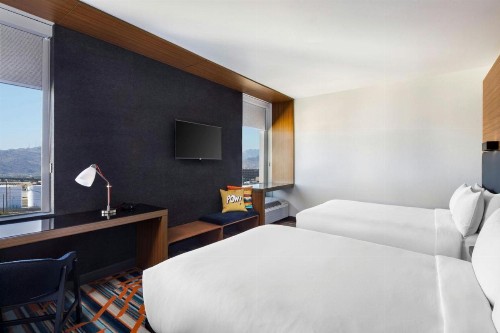 Aloft Phoenix Airport - image 32