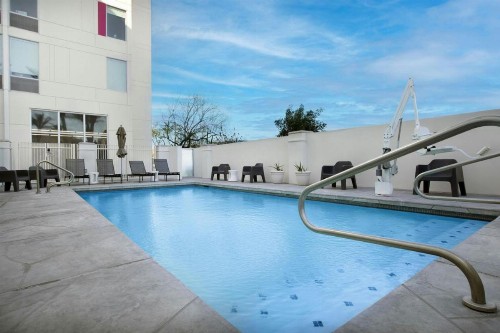 Aloft Phoenix Airport - image 33
