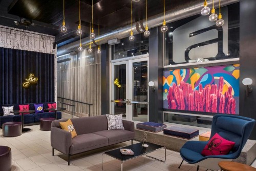 Aloft Phoenix Airport - image 4