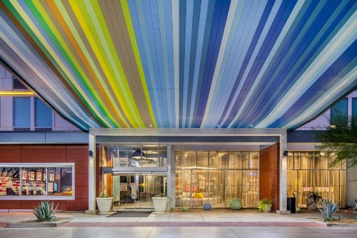 Aloft Phoenix Airport - image 7
