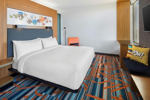 Aloft Phoenix Airport - image 9