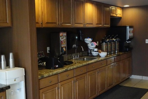 Country Inn & Suites by Radisson Phoenix Airport AZ - image 16