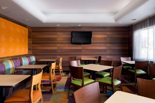 Country Inn & Suites by Radisson Phoenix Airport AZ - image 17