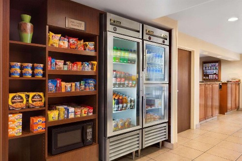 Country Inn & Suites by Radisson Phoenix Airport AZ - image 36