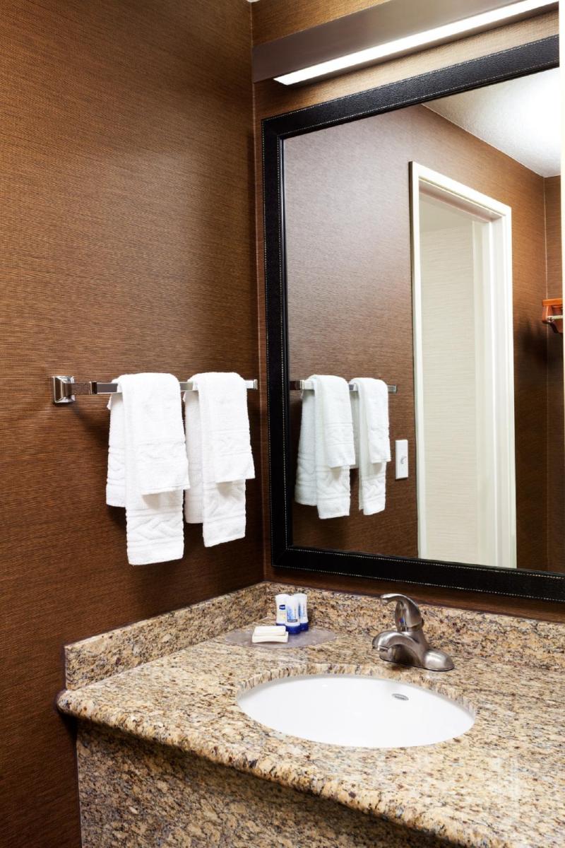 Country Inn & Suites by Radisson Phoenix Airport AZ - image 5