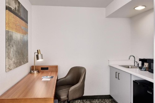 SpringHill Suites Phoenix Downtown - image 12