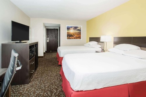 Days Inn by Wyndham Phoenix North - image 11