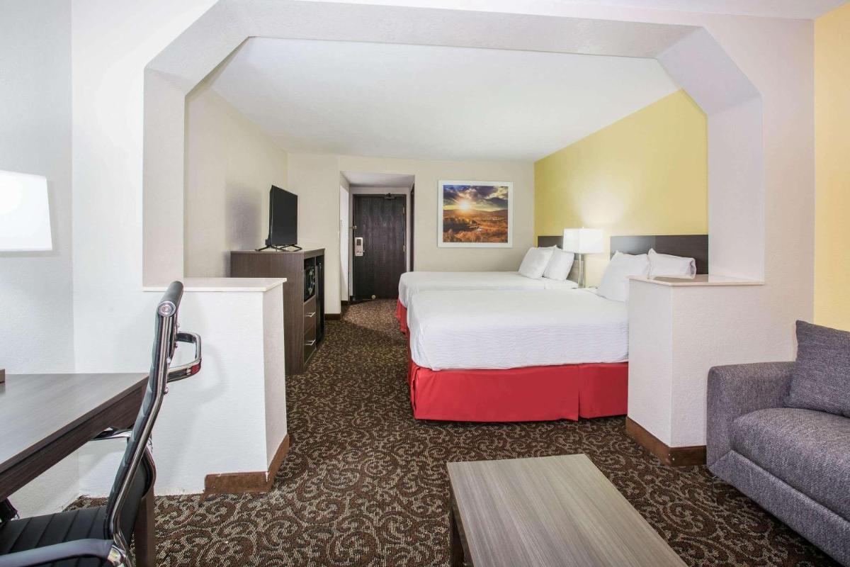 Days Inn by Wyndham Phoenix North - image 3
