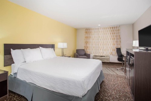Days Inn by Wyndham Phoenix North - image 34