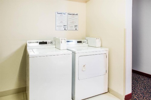 Days Inn by Wyndham Phoenix North - image 38