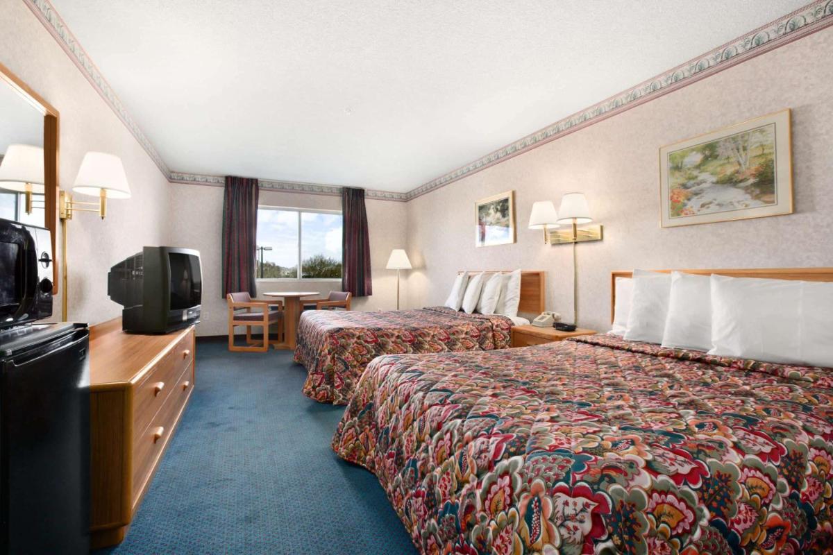 Days Inn by Wyndham Phoenix North - image 4
