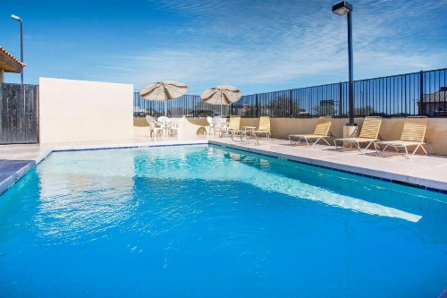 Days Inn by Wyndham Phoenix North - image 42