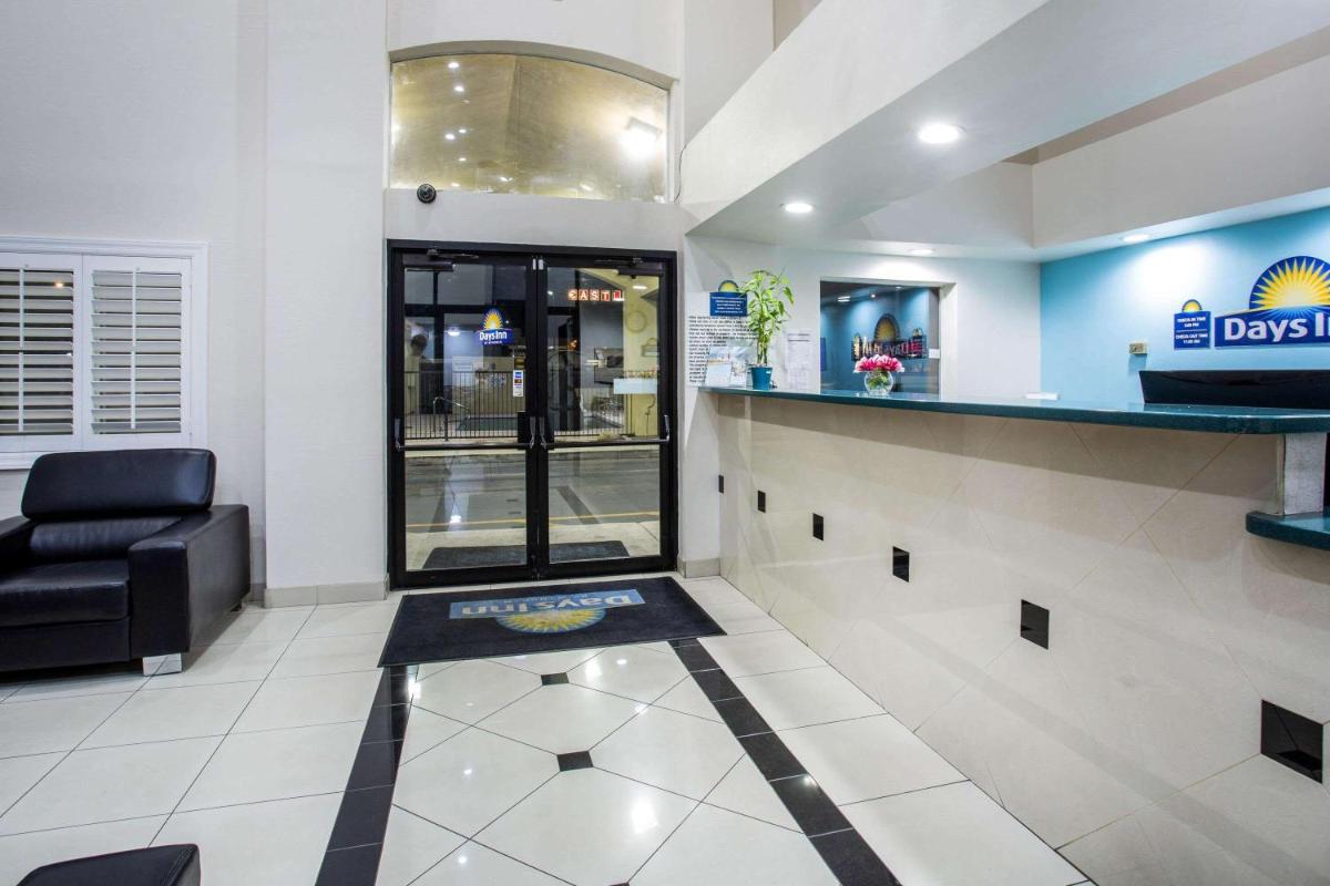 Days Inn by Wyndham Phoenix North - image 5