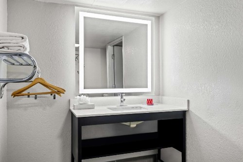 SureStay Hotel by Best Western Phoenix Airport - image 6