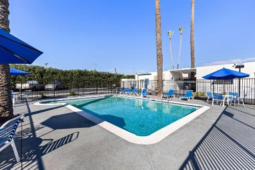 SureStay Hotel by Best Western Phoenix Airport - image 16