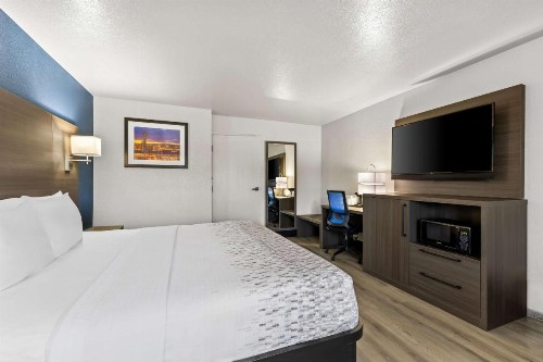 SureStay Hotel by Best Western Phoenix Airport - image 17