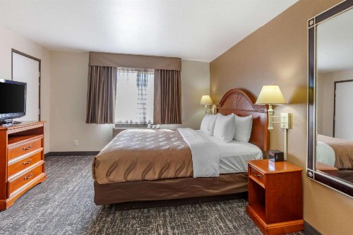 Quality Inn Phoenix Scottsdale West - image 11