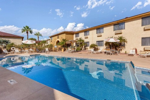 Quality Inn Phoenix Scottsdale West - image 2