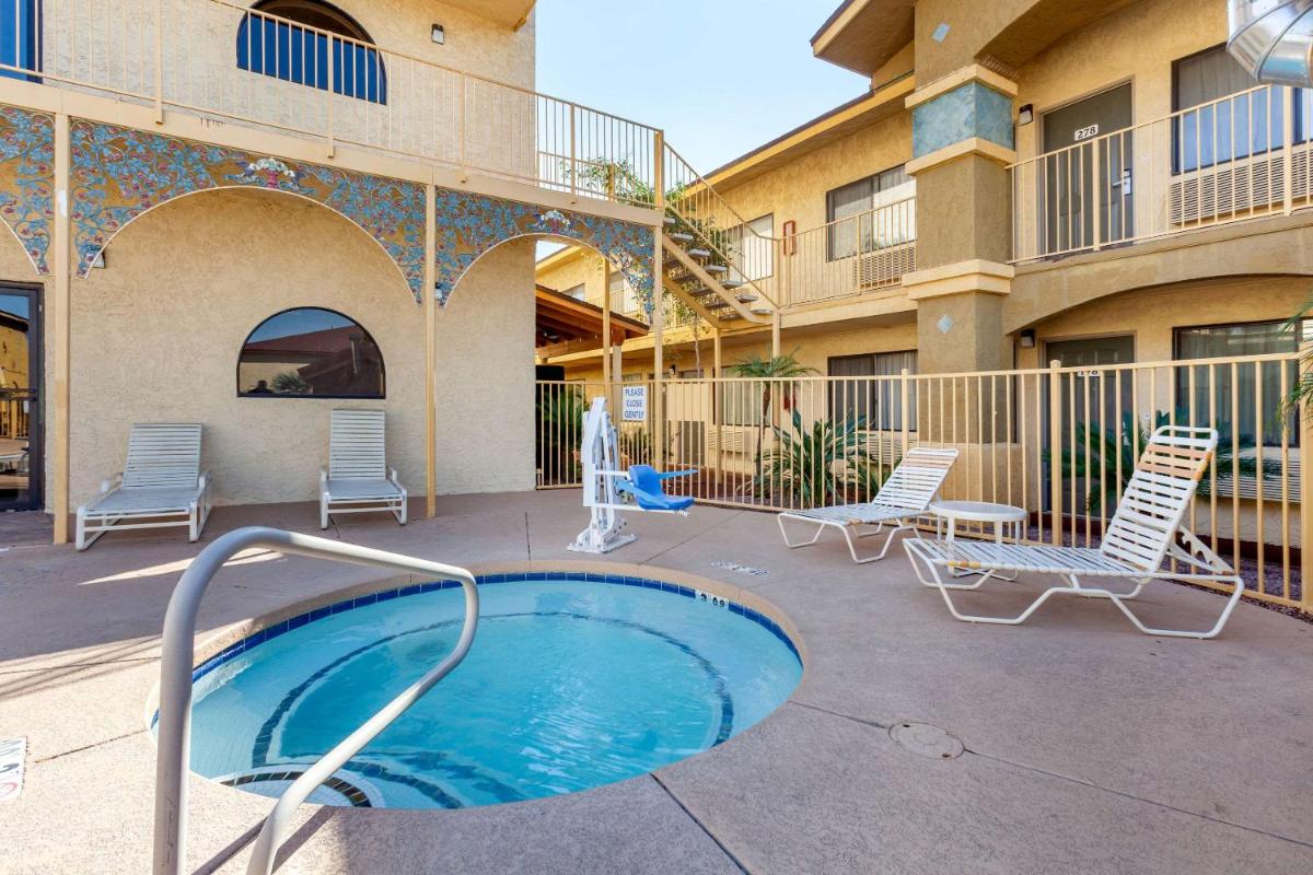 Quality Inn Phoenix Scottsdale West - image 3