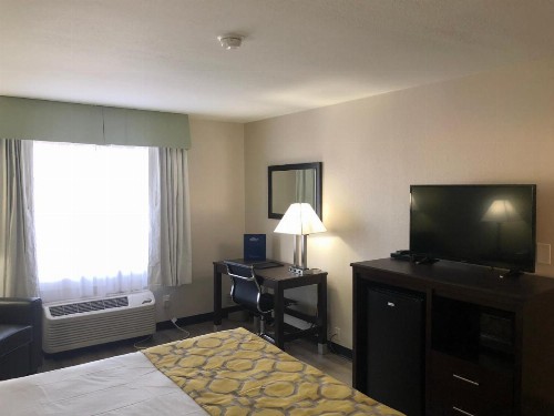 Baymont by Wyndham Phoenix I-10 near 51st Ave - image 21