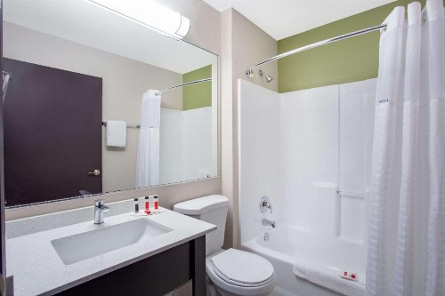Baymont by Wyndham Phoenix I-10 near 51st Ave - image 22