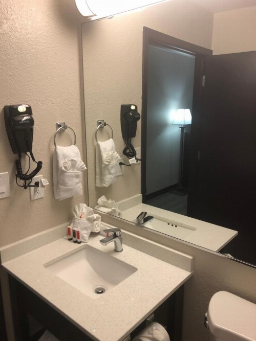 Baymont by Wyndham Phoenix I-10 near 51st Ave - image 31