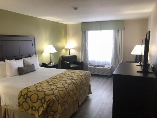Baymont by Wyndham Phoenix I-10 near 51st Ave - image 37