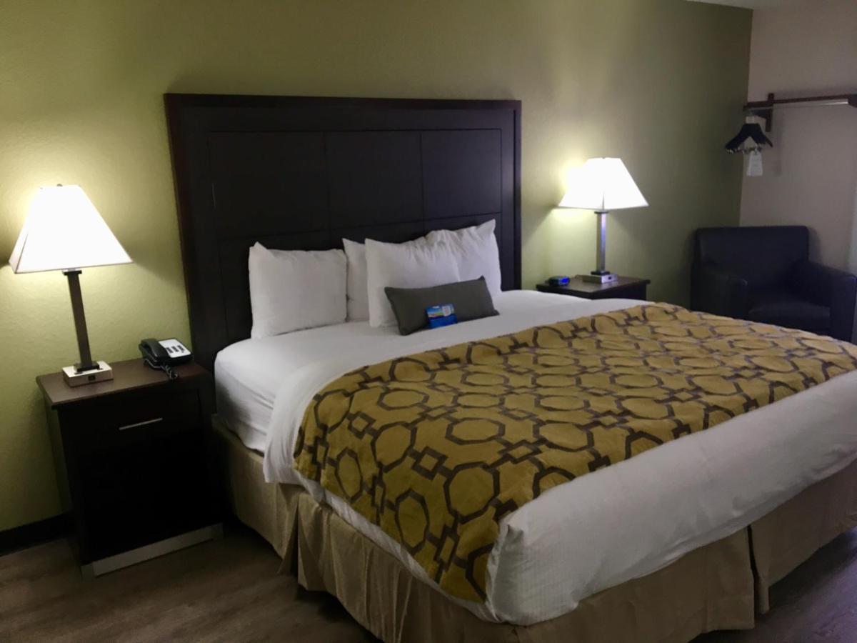 Baymont by Wyndham Phoenix I-10 near 51st Ave - image 6