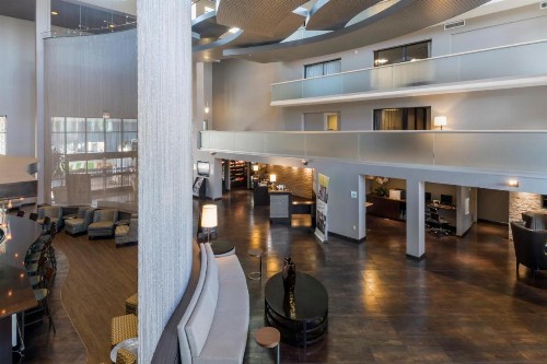 Holiday Inn and Suites Phoenix Airport North an IHG Hotel - image 15