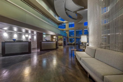 Holiday Inn and Suites Phoenix Airport North an IHG Hotel - image 18