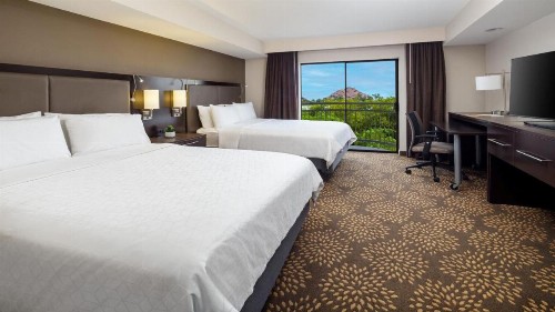Holiday Inn and Suites Phoenix Airport North an IHG Hotel - image 44