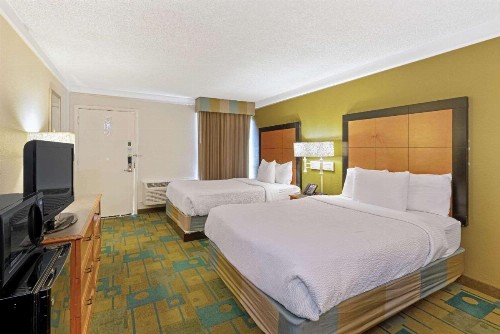 La Quinta Inn by Wyndham Phoenix North - image 12