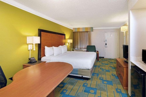 La Quinta Inn by Wyndham Phoenix North - image 18