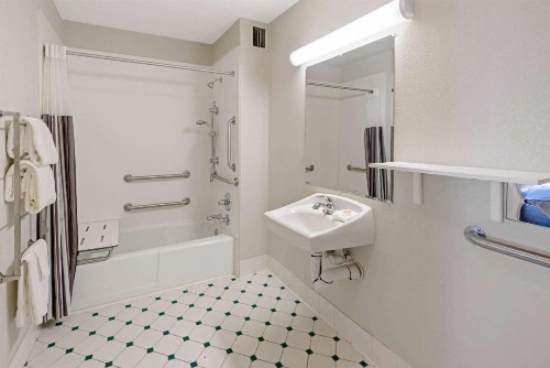 La Quinta Inn by Wyndham Phoenix North - image 21
