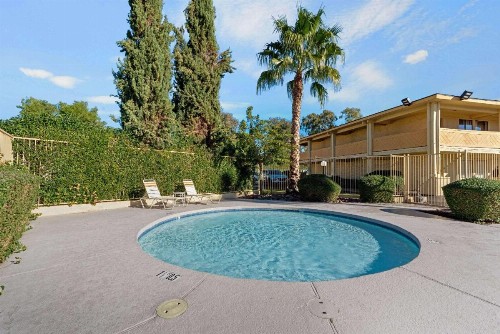 La Quinta Inn by Wyndham Phoenix North - image 6