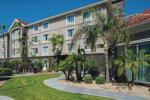 La Quinta by Wyndham Phoenix Chandler - image 10