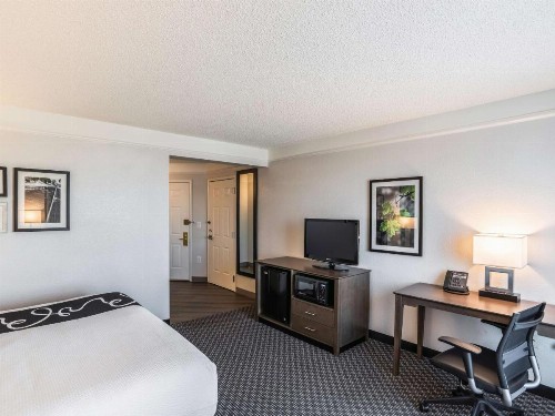 La Quinta by Wyndham Phoenix Chandler - image 17