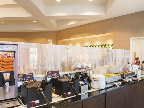 La Quinta by Wyndham Phoenix Chandler - image 40