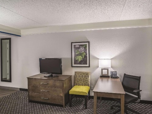 La Quinta by Wyndham Phoenix Chandler - image 42