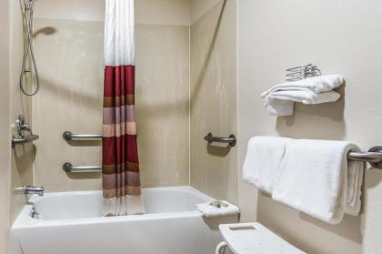Red Roof Inn Phoenix North - Bell Road - image 11